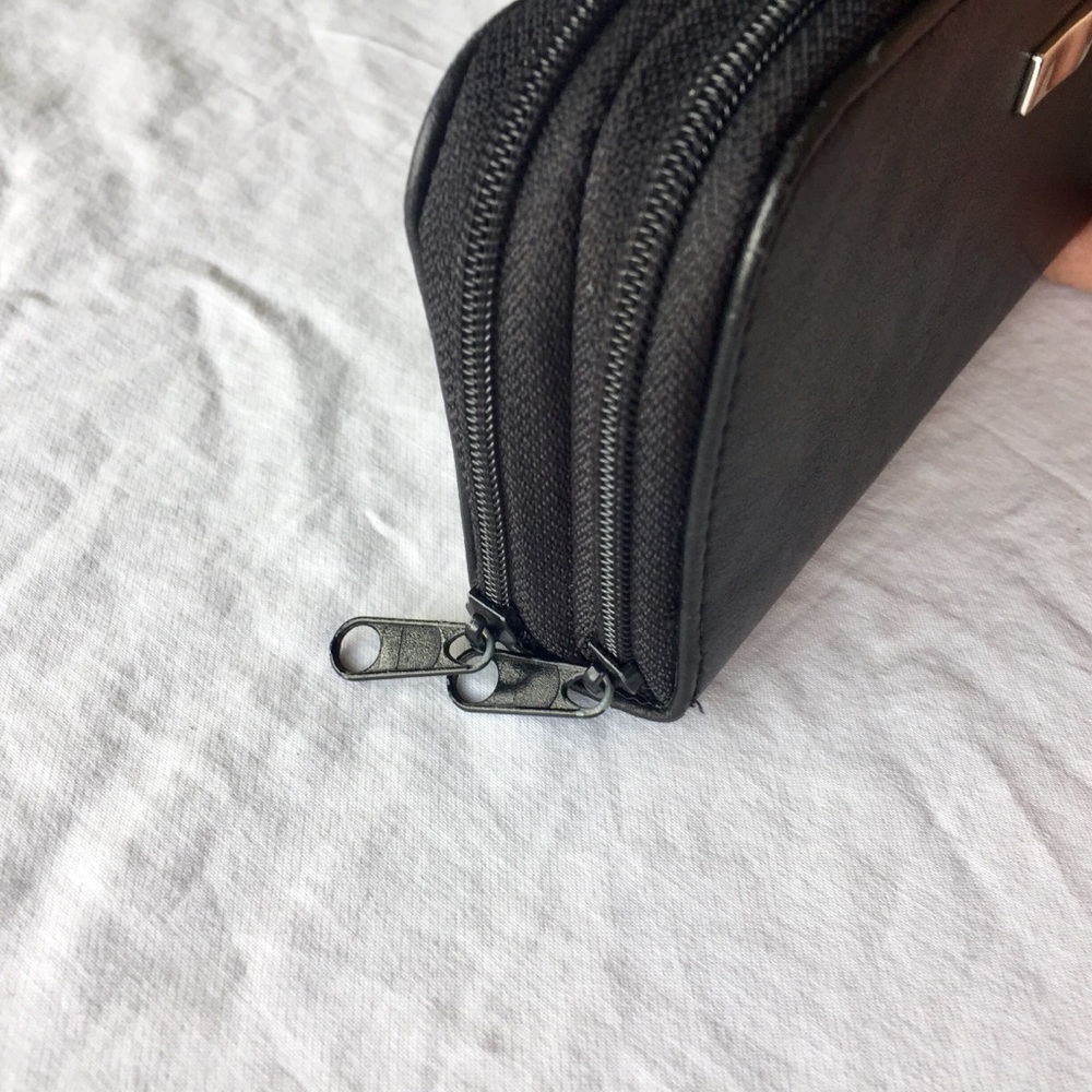 Basic Black Wallet - image 4